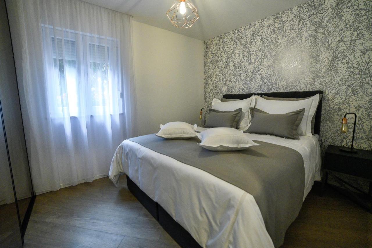 Luxury Apartment Knezovic Sinj Bagian luar foto
