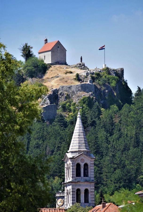 Luxury Apartment Knezovic Sinj Bagian luar foto