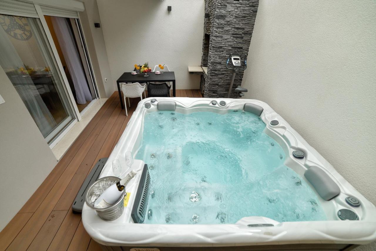 Luxury Apartment Knezovic Sinj Bagian luar foto