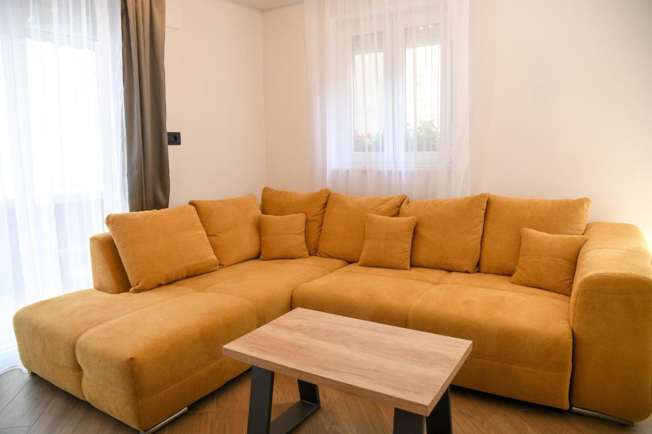 Luxury Apartment Knezovic Sinj Bagian luar foto