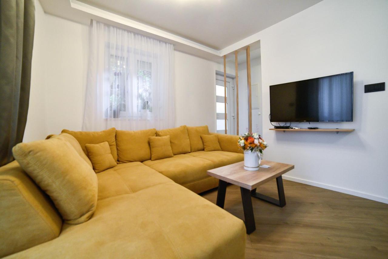 Luxury Apartment Knezovic Sinj Bagian luar foto