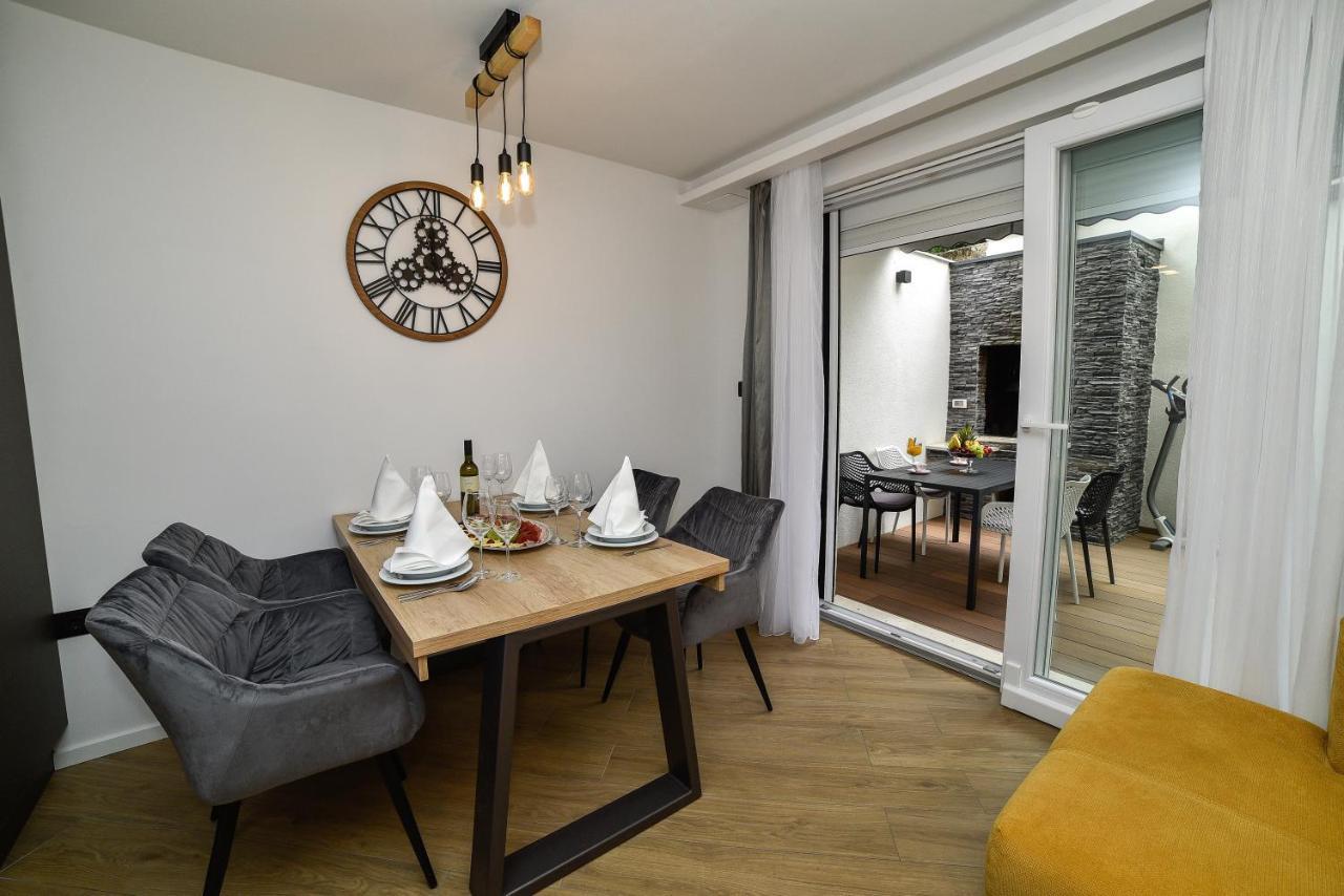 Luxury Apartment Knezovic Sinj Bagian luar foto